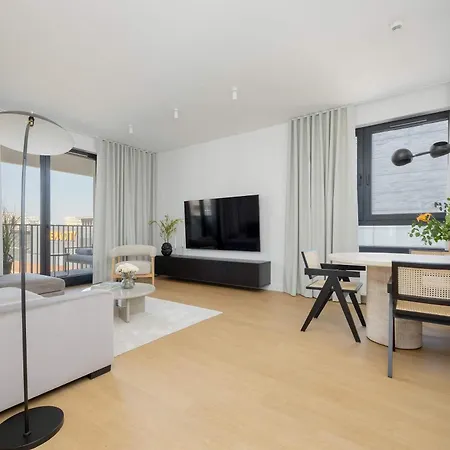 Luxury With Ac In By Renters Prestige