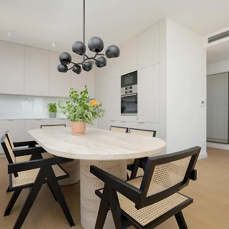 Luxury With Ac In By Renters Prestige شقة وارسو