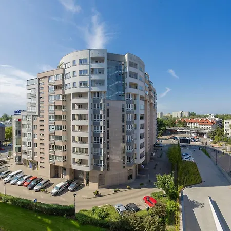 Luxury With Ac In By Renters Prestige شقة وارسو